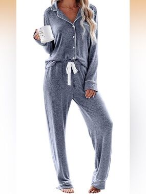 2/$22🌼 Women's Blue Long Sleeve Button Down Pajama Set